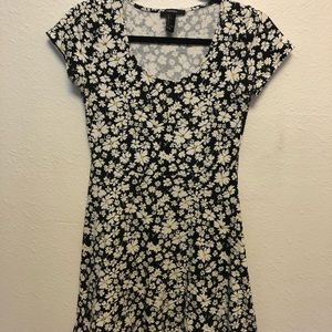 🌴 Forever 21 Daisy Dress 🌼